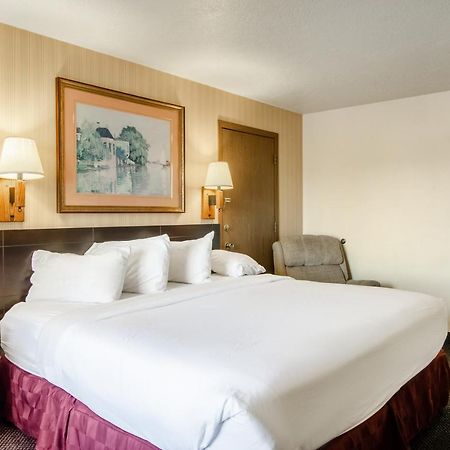 Americas Best Value Inn & Suites Fort Collins Exterior foto