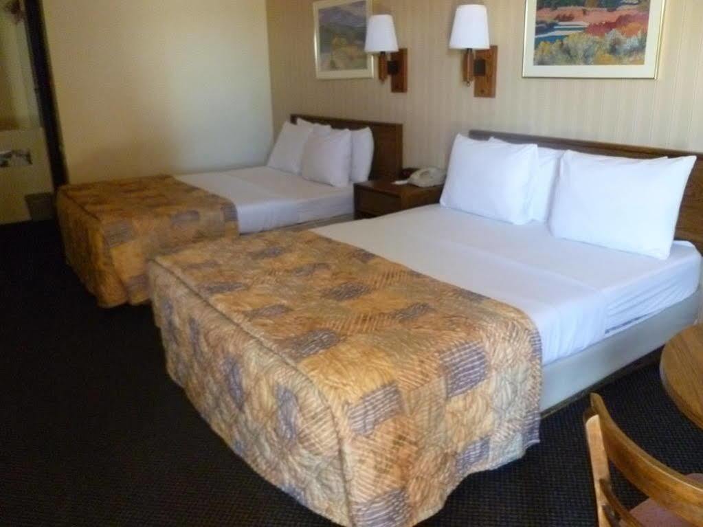 Americas Best Value Inn & Suites Fort Collins Exterior foto
