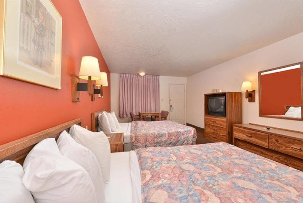 Americas Best Value Inn & Suites Fort Collins Exterior foto