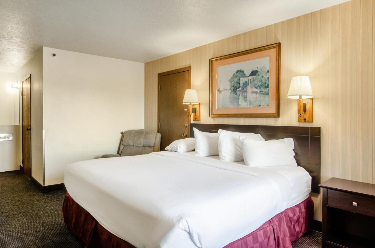 Americas Best Value Inn & Suites Fort Collins Exterior foto