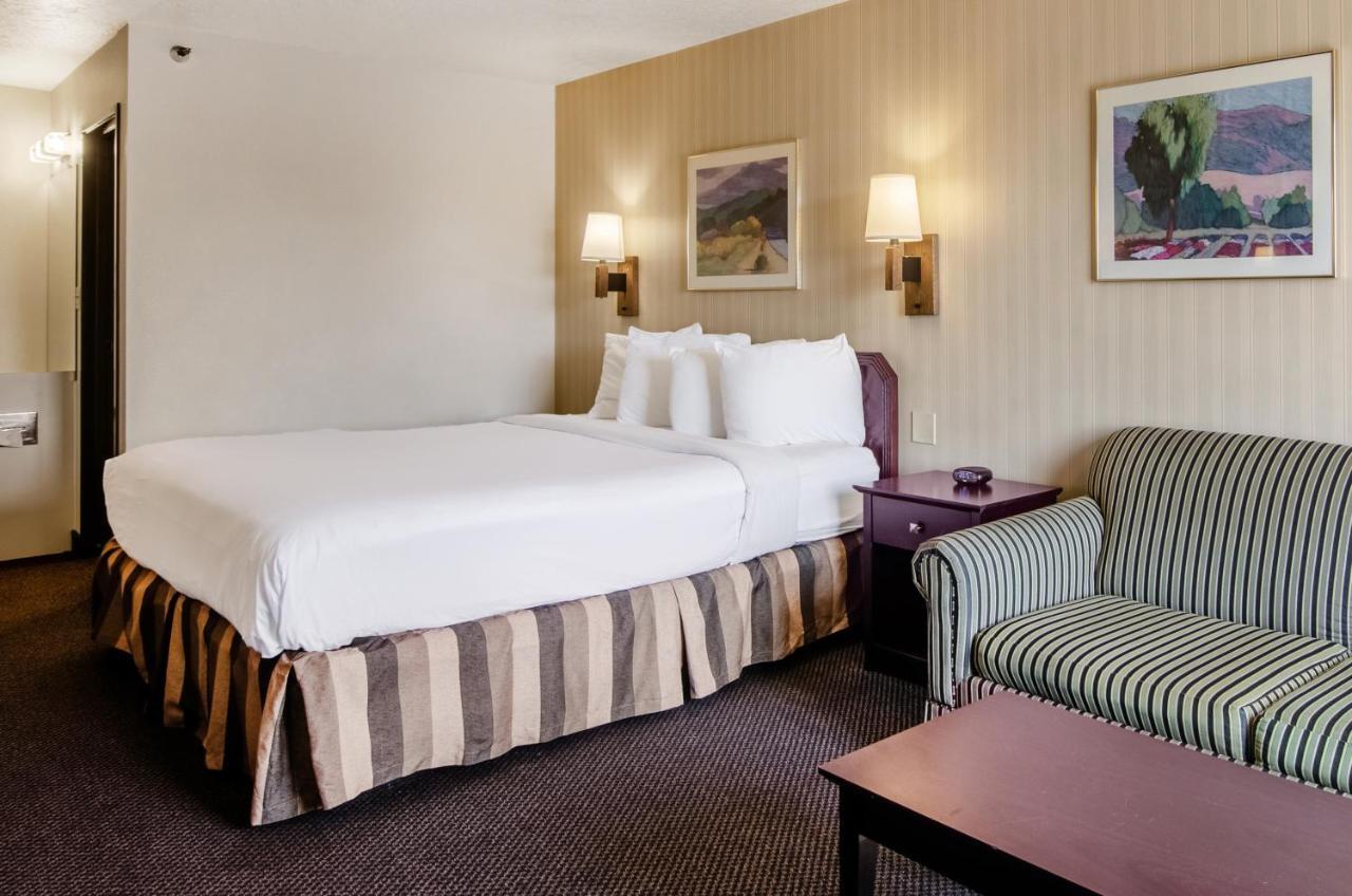 Americas Best Value Inn & Suites Fort Collins Exterior foto
